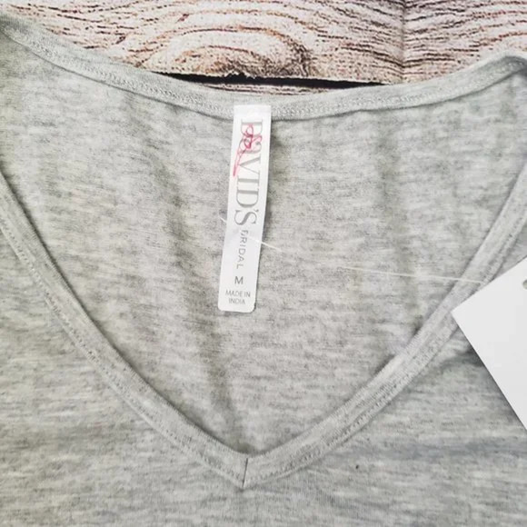 DAVID'S bridal bride's besties graphic v-neck shirt M - Picture 3 of 4